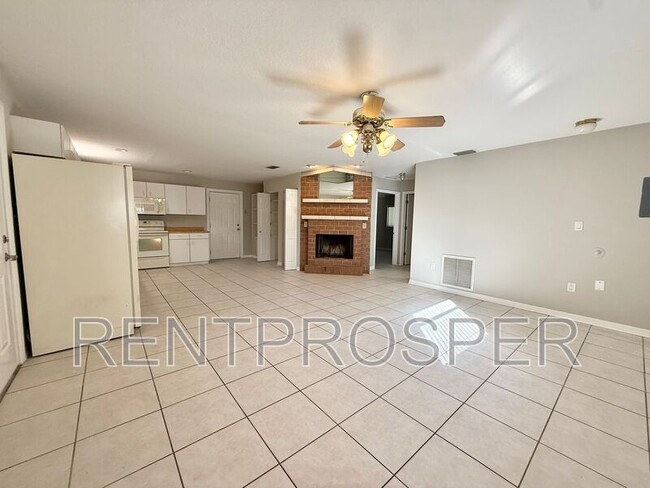 Foto del edificio - 2201 Granada Blvd