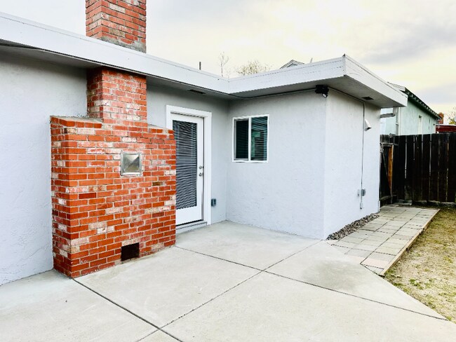 Building Photo - 22 Panoramic Ave