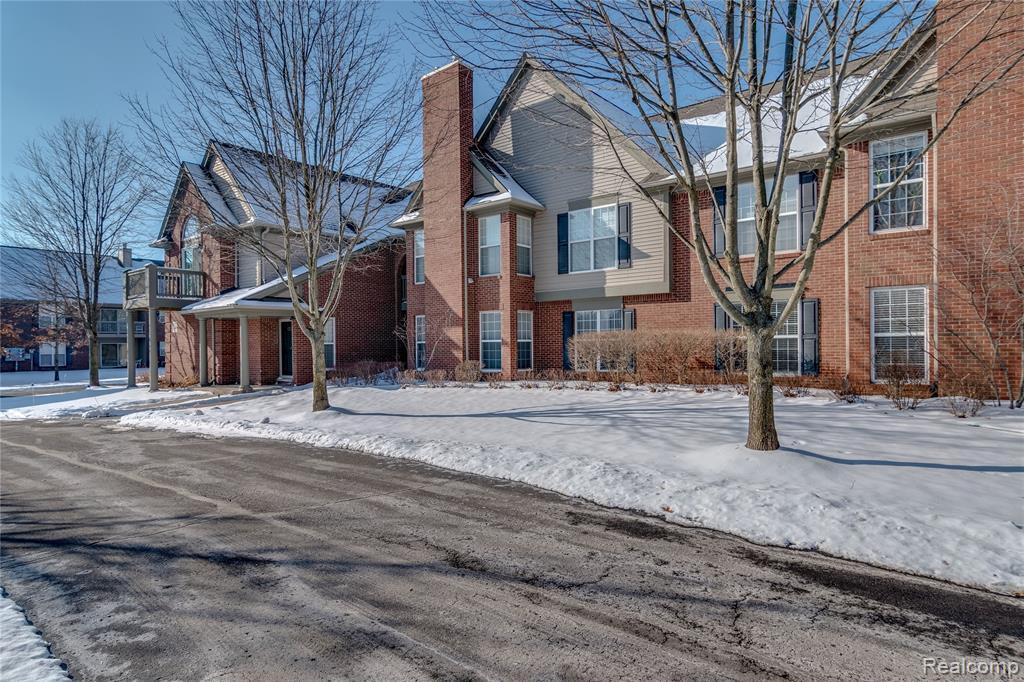 28515 Carlton Way Dr, Novi, MI 48377 Condo for Rent in Novi, MI