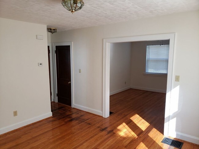 Building Photo - 2572 Duck Creek Rd