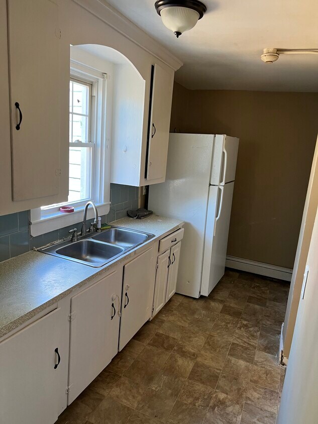 9 Nickerson St Unit 2 nd floor rear, Pawtucket, RI 02860 Apartments