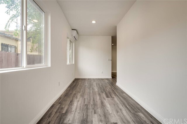 Building Photo - 1119 1/2-1272 W 38th St