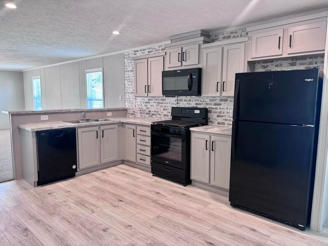 Foto principal - 17060 Canterbury Cir