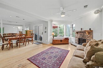 Building Photo - 811 Eagle Bay Dr