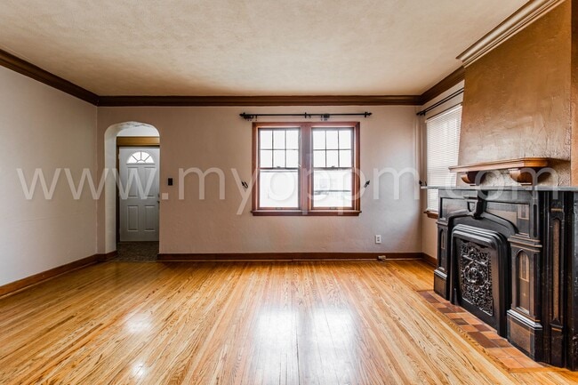 Building Photo - Unique 2 Bedroom / 1 Bathroom Duplex | Bla...