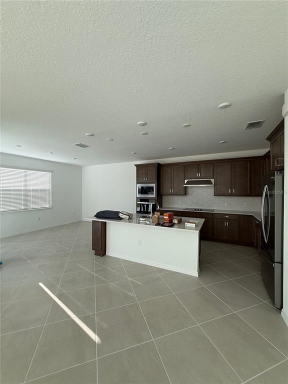 Foto del edificio - 1659 Ruby Ln