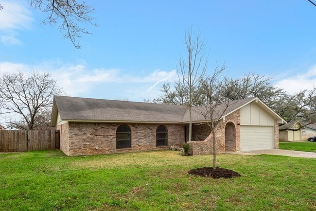 Foto del edificio - 2503 Versailles Dr