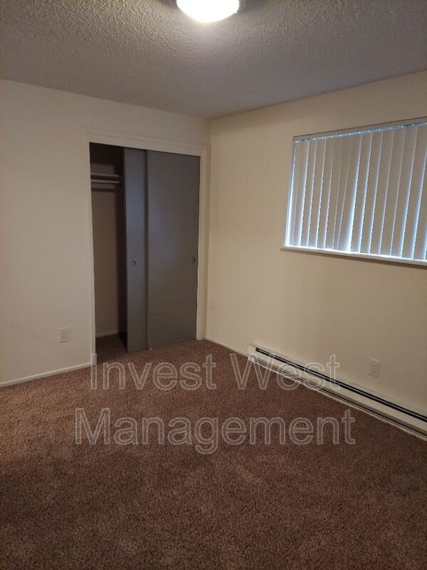 Foto del edificio - 3408 E 18 St