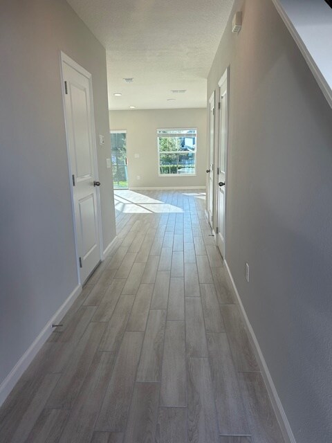 Foto del edificio - 4808 Jackstaff Way
