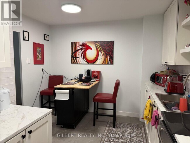 Photo du bâtiment - 362 The East Mall