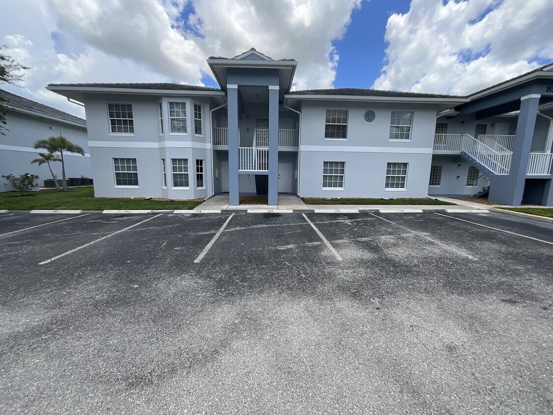 Foto principal - 8358 Bernwood Cove Loop