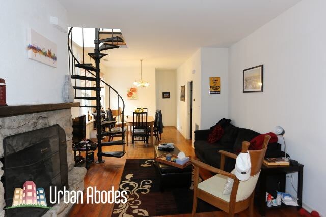 Primary Photo - 1015 W Wolfram St