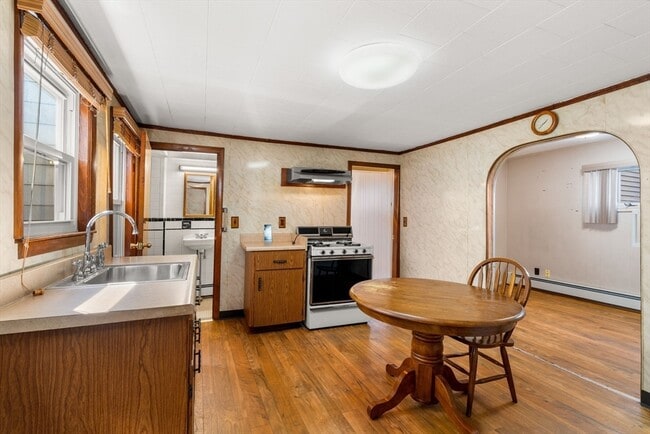 Building Photo - 44 Warren St