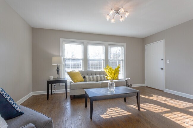 2HAB, 1BA - 880 ft² - Sala de estar - Avenue Willow
