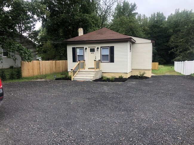 Foto del edificio - 422 Elbo Ln