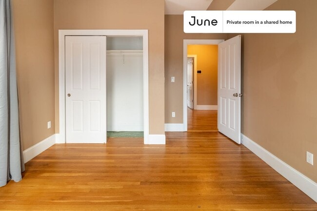 Building Photo - Room in Shared 4 bed/2 bath home