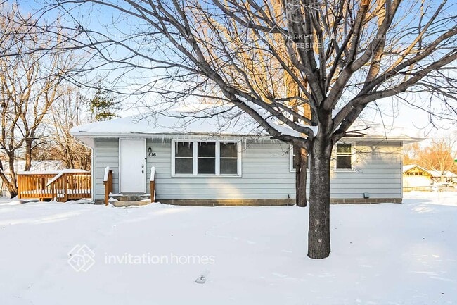 Building Photo - 816 81st Ave N