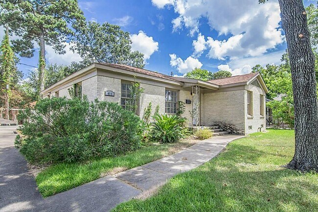 Foto del edificio - 411 Woodard St