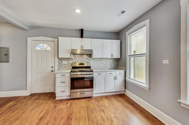 Foto del edificio - 2 bedroom in Chicago IL 60618