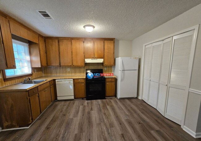 Building Photo - 493 Stone Mountain St