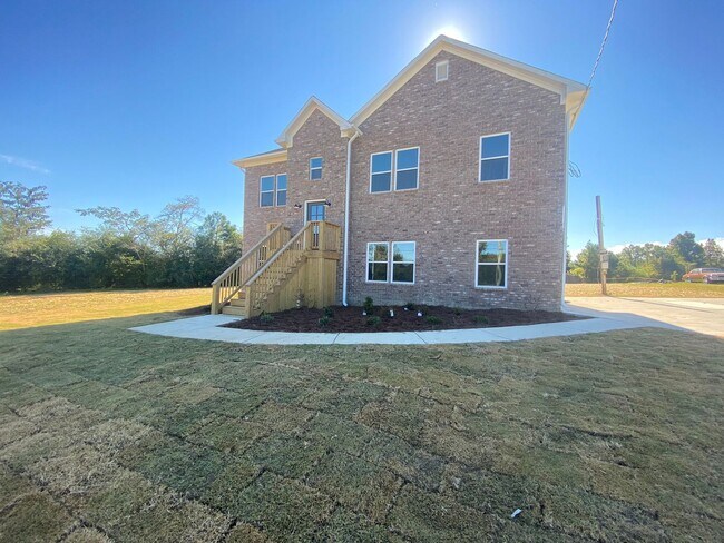 Building Photo - Home for Rent in Trussville, AL... Availab...