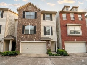 Building Photo - 3410 Skyline Village Dr