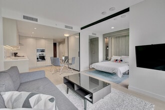 Building Photo - 963 Expo Blvd