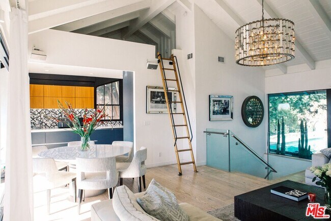 Foto del edificio - 8297 Presson Pl