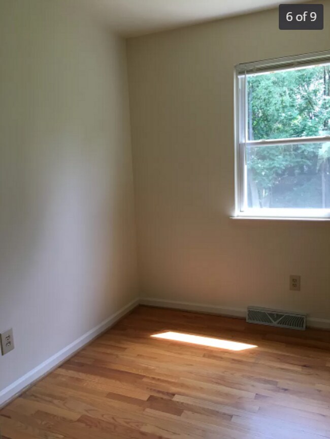 Foto del edificio - 3 Bedroom & 2.5 Bathrooms Minutes from Downtown!