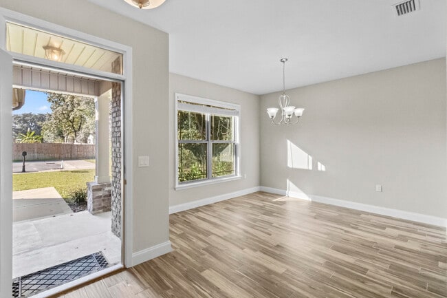 Building Photo - 949 Kenzie Ln