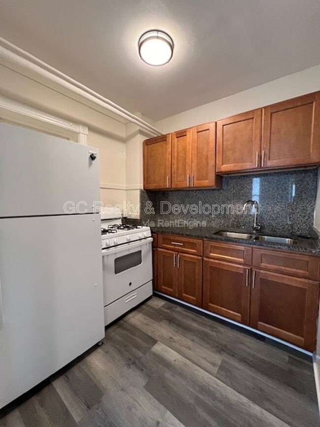 Foto del edificio - 214 Dupage St