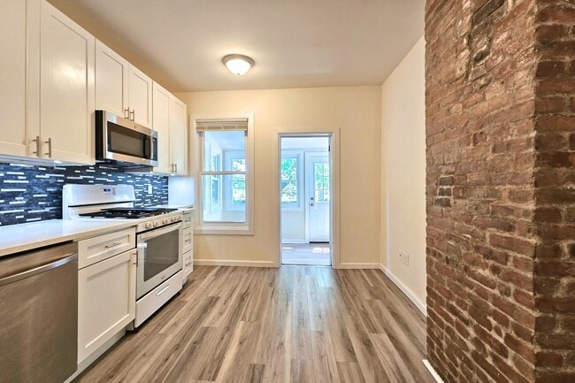 Building Photo - 45 Gautier Ave