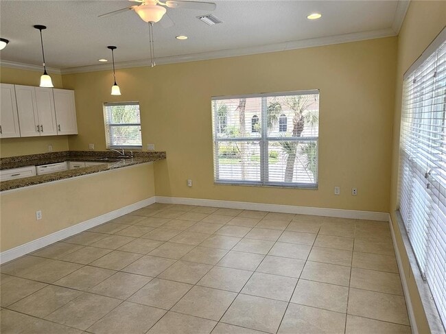 Building Photo - 601 Sandy Nook St