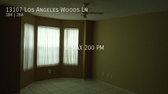 Foto del edificio - 13107 Los Angeles Woods Ln