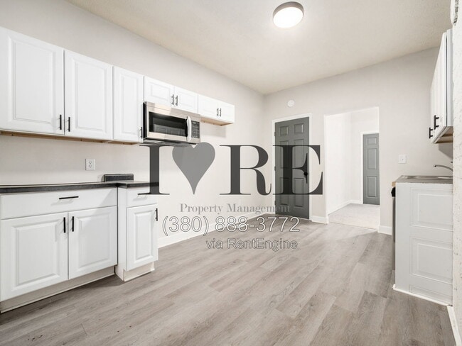 Building Photo - 878 Sullivant Ave