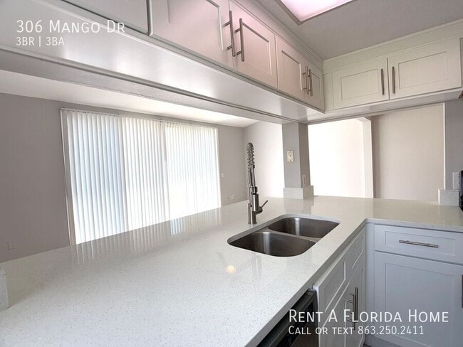 Foto del edificio - 306 Mango Dr
