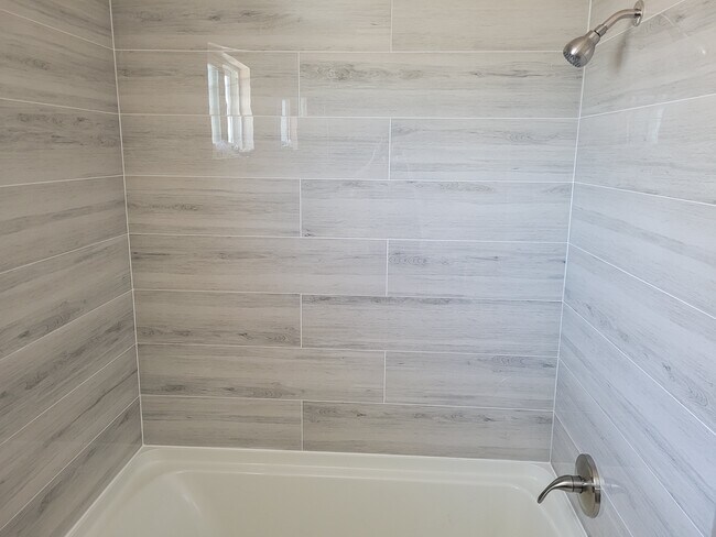 Shower, brand new renovation - 571 Kiely Blvd