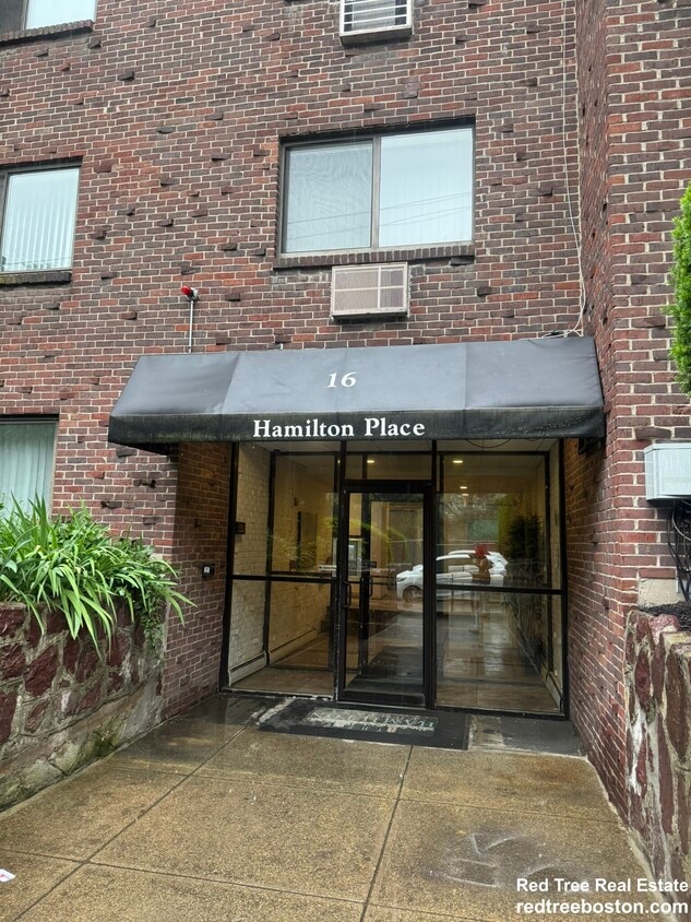 Building Photo - 16 Whites Ave