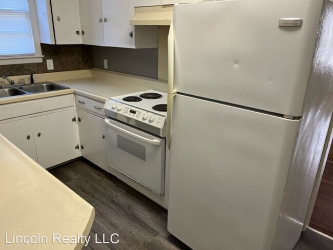 Building Photo - 3 br, 2 bath House - 1712 Iola Dr. *