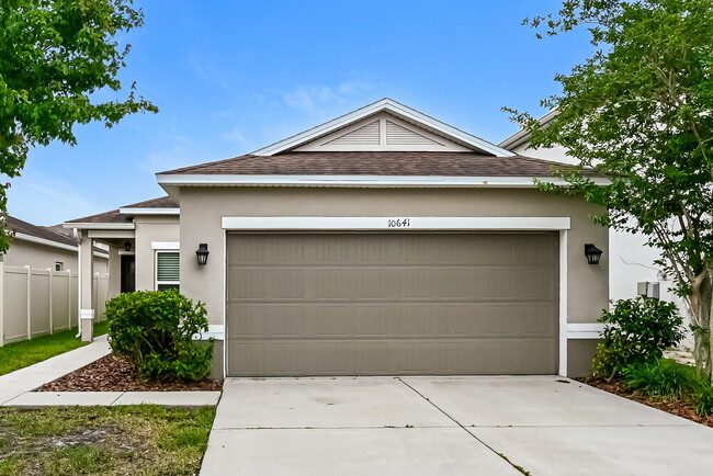 Building Photo - 10641 Laguna Plains Dr