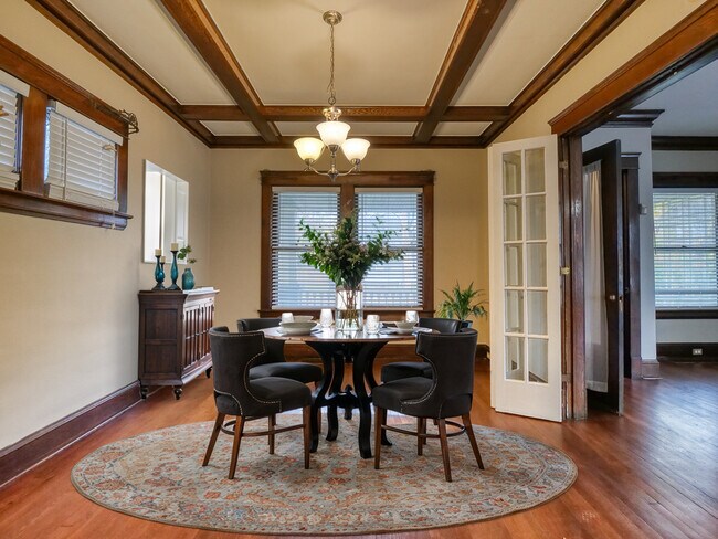 Foto del edificio - 10112 Columbia Ave