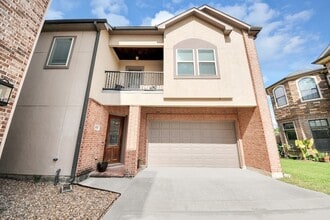 Building Photo - 11045 Upland Forest Dr