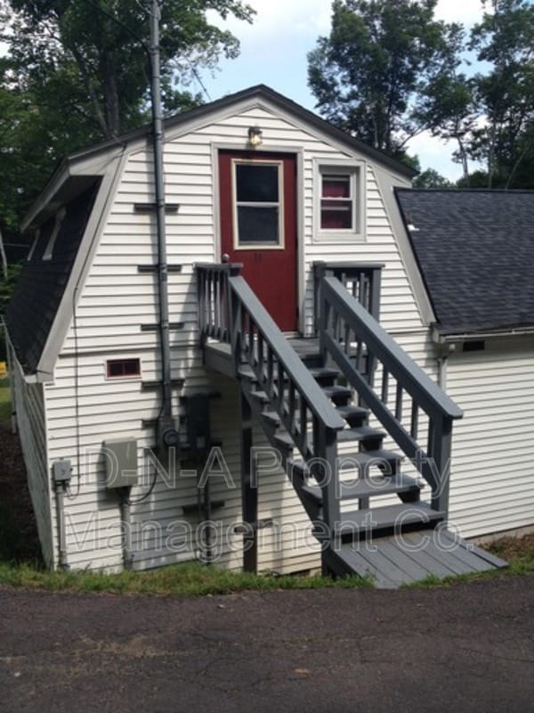 Building Photo - 106 3rd St
