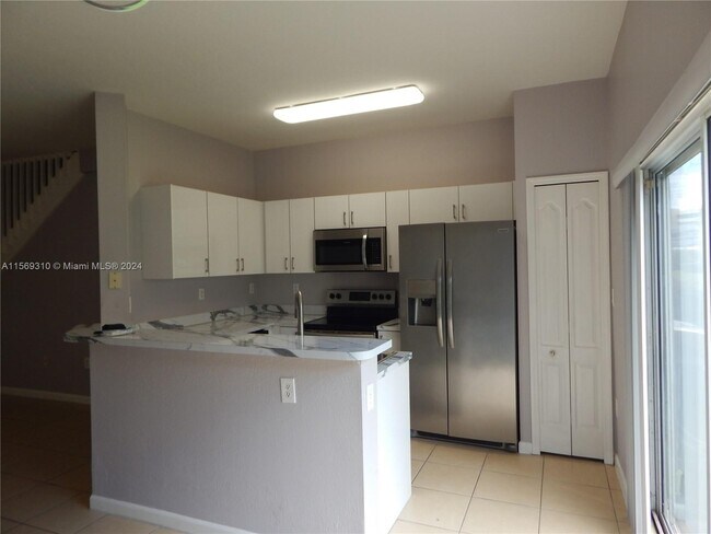 Foto del edificio - 8976 W Flagler St
