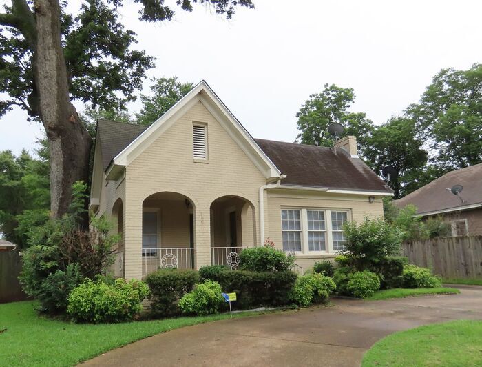 Charming 3 Bedroom, 2 Bath Home in Tyler! House for Rent in Tyler, TX