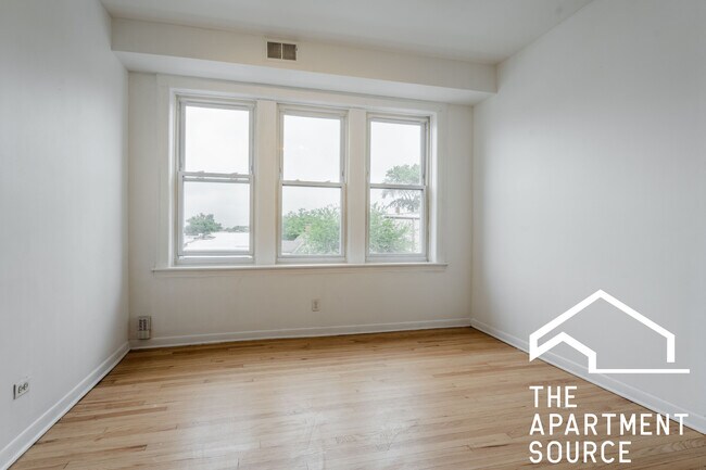 Foto del edificio - 2540 N Lawndale Ave