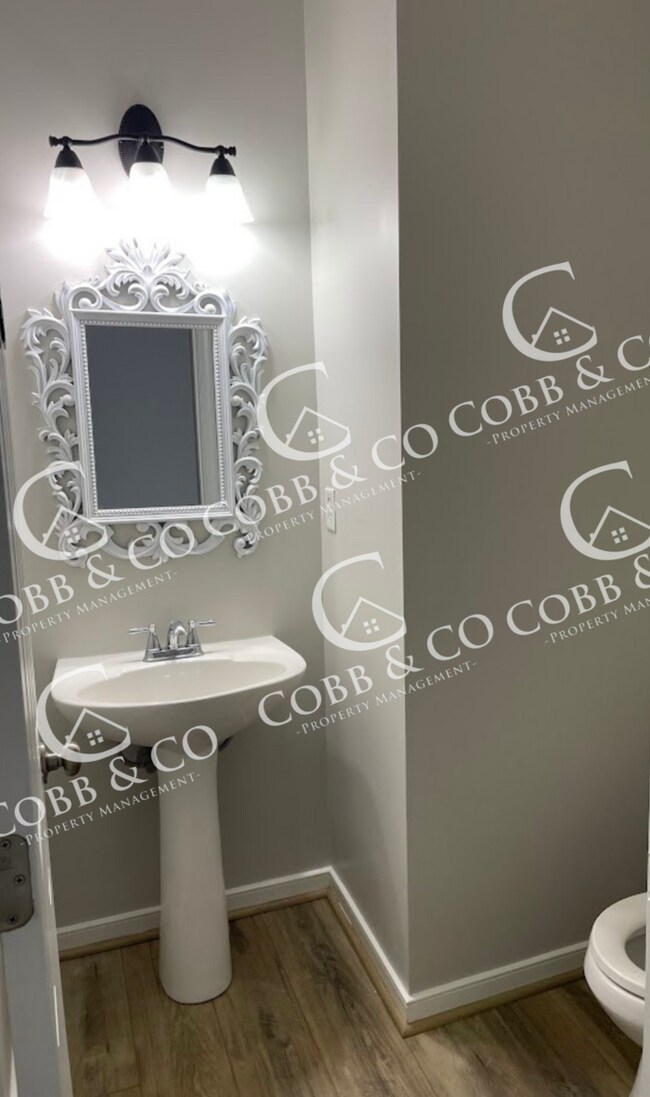 Foto del edificio - 4513 Tosh Ln