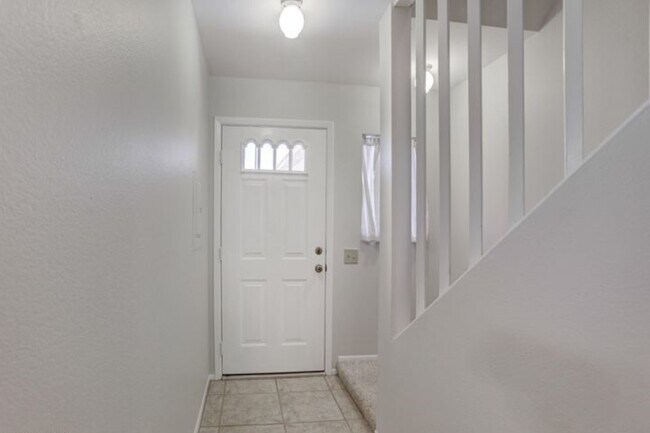 Building Photo - 12619 N La Montana Dr