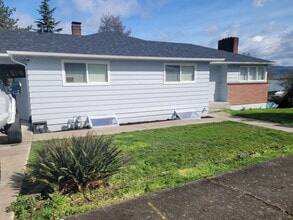 Building Photo - 417 E B St