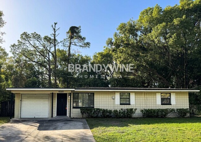 Foto del edificio - 6020 George Wood Ln W